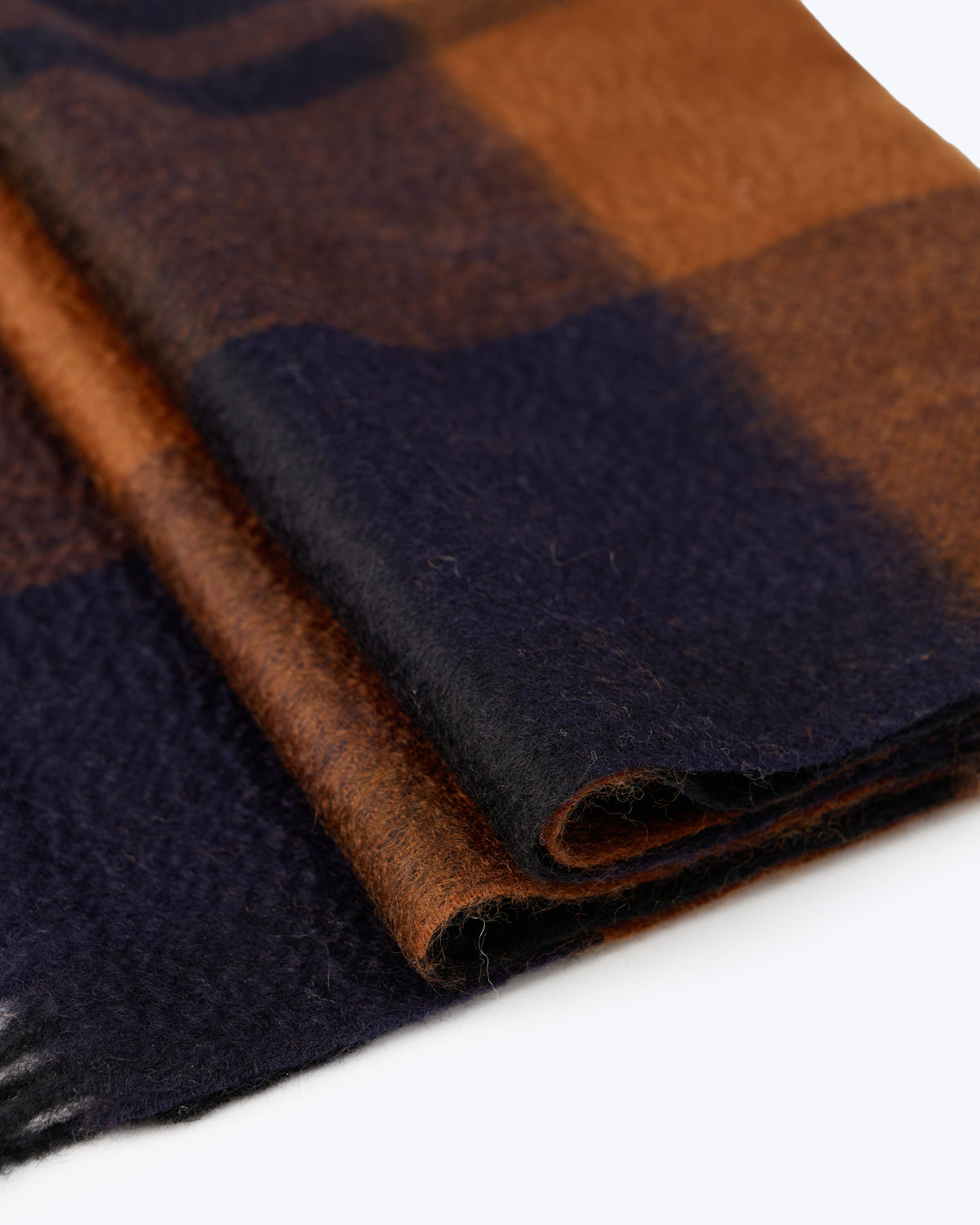 Knottery Plaid Cashmere Scarf - Navy & Camel